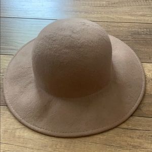 Urban outfitters ec felt round top hat